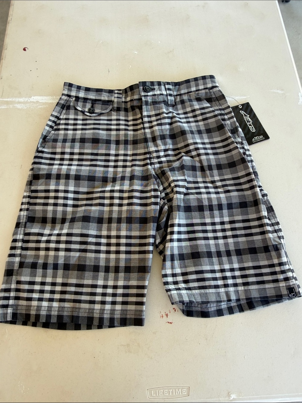 NWT Astars Fast Plant Walkshorts Plaid Shorts